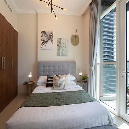 Luxe Apartments Near Dubai Mall Burj Khalifa Pool Gym Parking Bagian luar foto