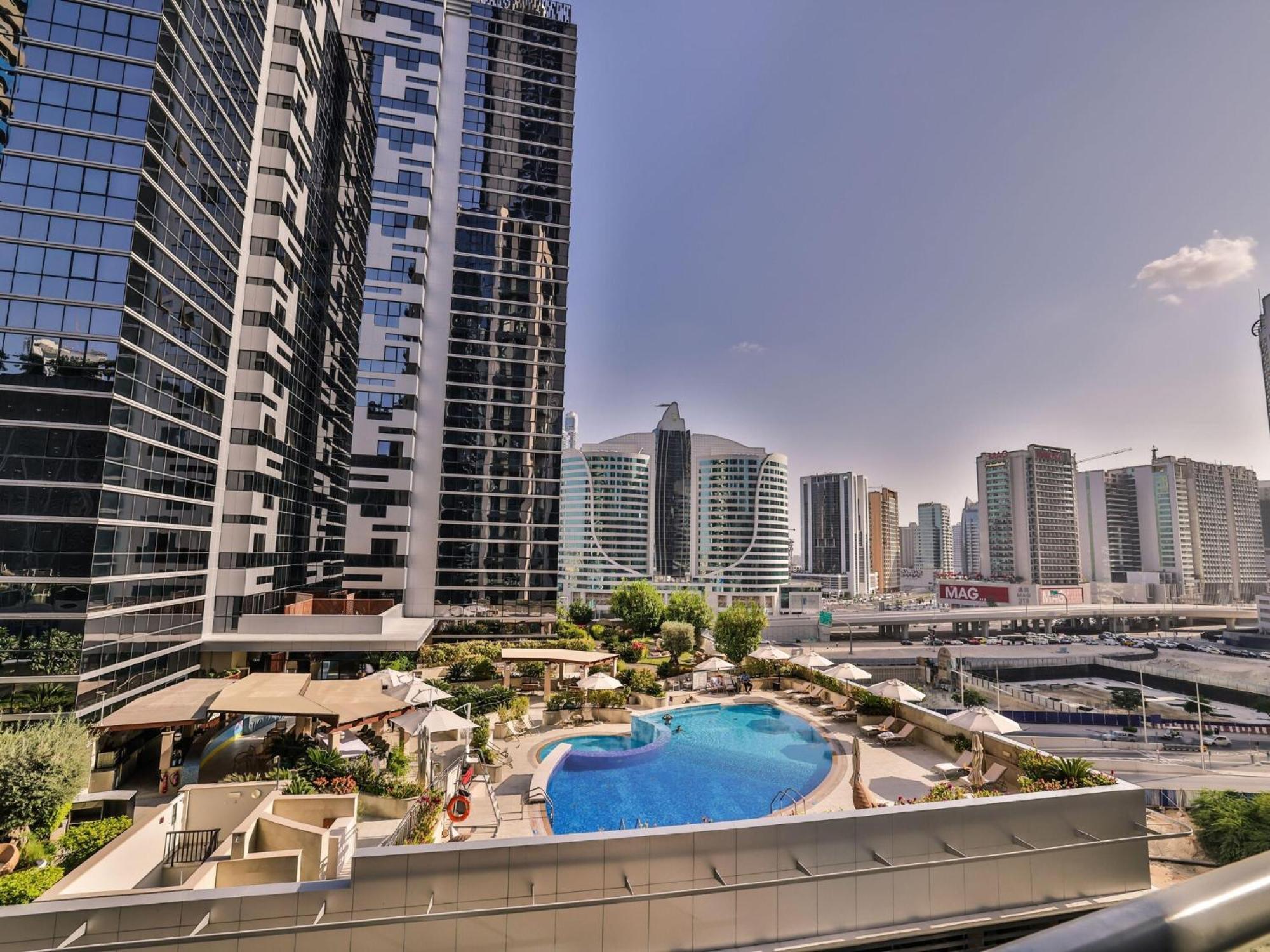 Luxe Apartments Near Dubai Mall Burj Khalifa Pool Gym Parking Bagian luar foto