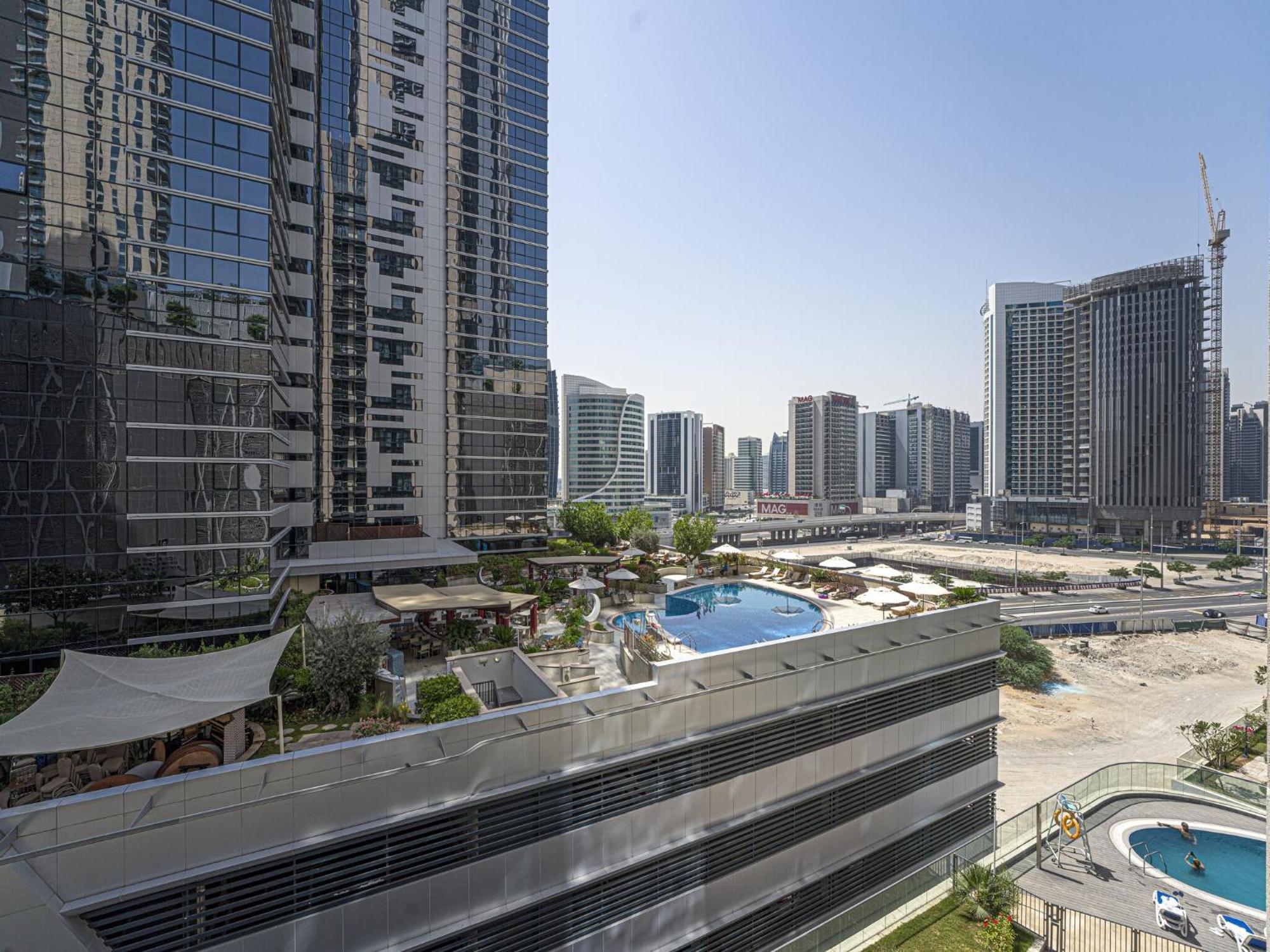 Luxe Apartments Near Dubai Mall Burj Khalifa Pool Gym Parking Bagian luar foto