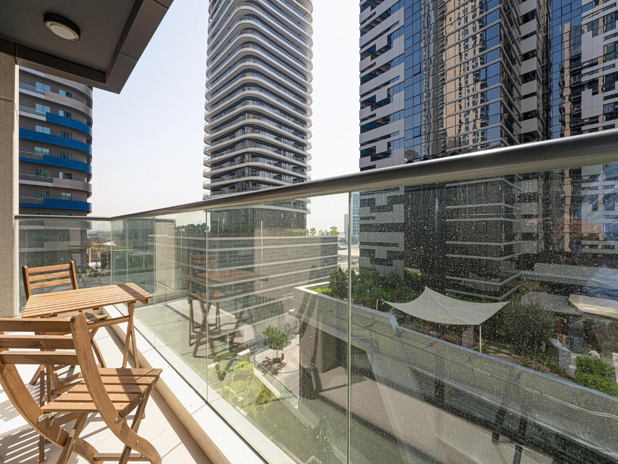 Luxe Apartments Near Dubai Mall Burj Khalifa Pool Gym Parking Bagian luar foto