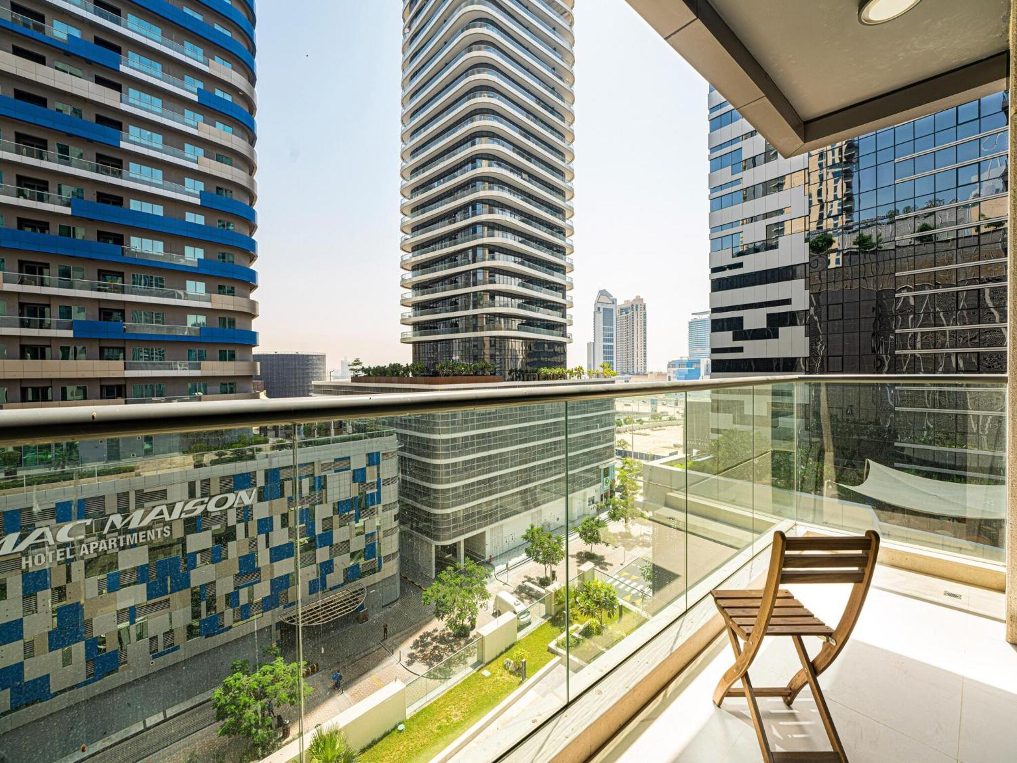 Luxe Apartments Near Dubai Mall Burj Khalifa Pool Gym Parking Bagian luar foto
